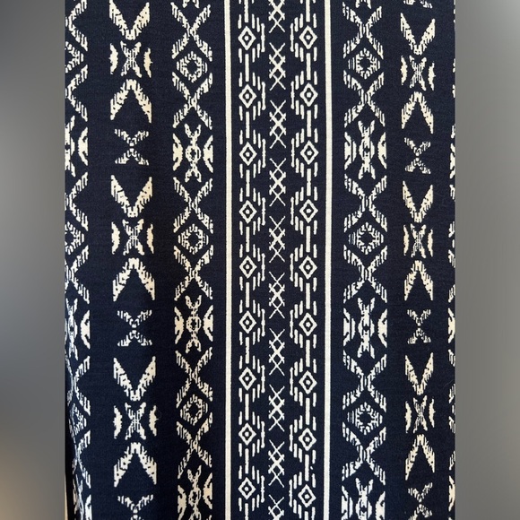 NWT LuLaRoe Christy T Dark Blue and White Size Small - Picture 3 of 6